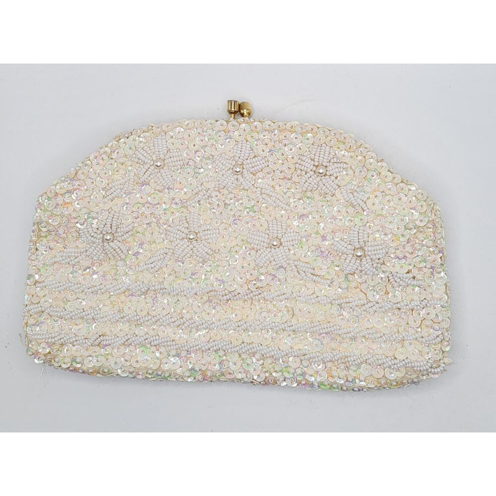 Vintage Richere Hong Kong Beaded Clutch Silk Lining Kiss Lock